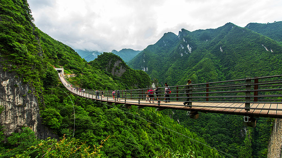 【工业旅游】涪陵武陵山大裂谷 涪陵新区一日游