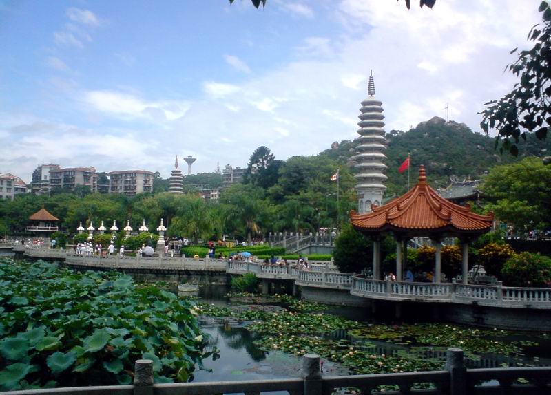 景点参考:海上游金门136元,海底世界90元,世界名人馆60元,厦门百年