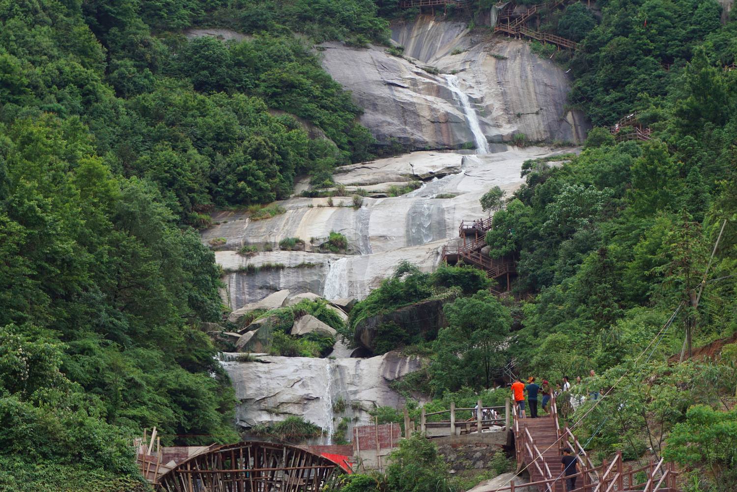 龙池河大峡谷玫瑰园一日游