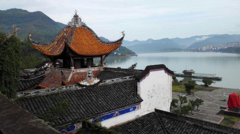 蜂行4月【张峡 真纯玩】张家界三峡双飞10日